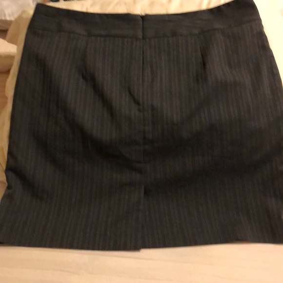 Black n gray pencil skirt - Picture 2 of 3